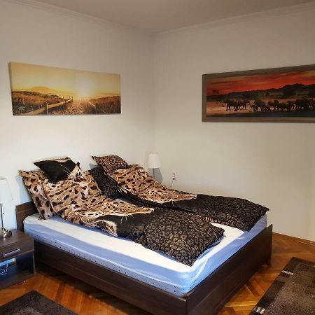 Lia Apartman Kiskunhalas Exterior photo