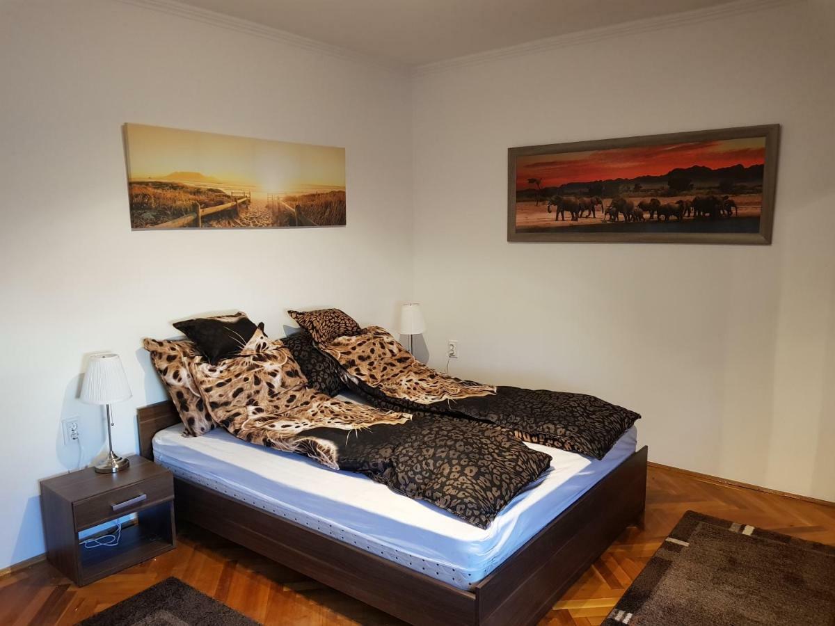 Lia Apartman Kiskunhalas Exterior photo