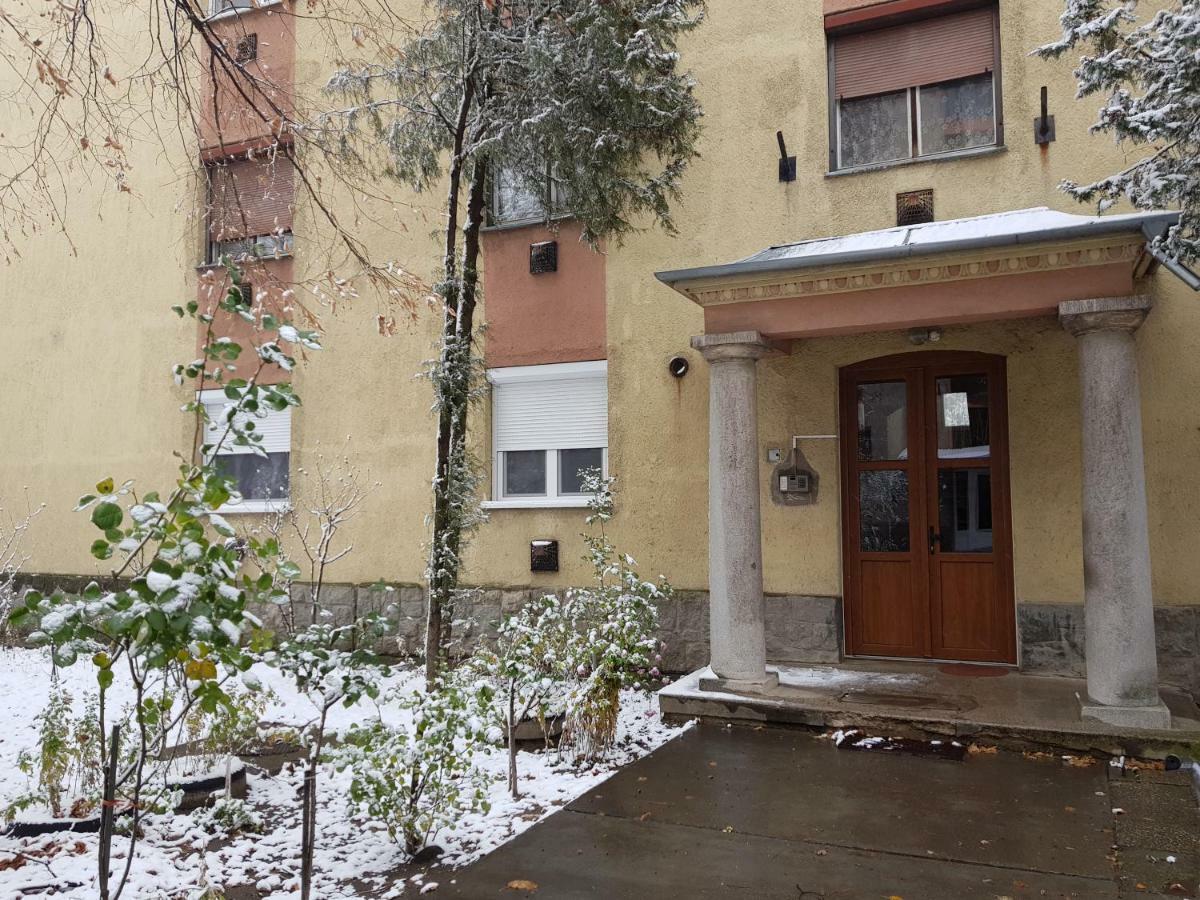 Lia Apartman Kiskunhalas Exterior photo